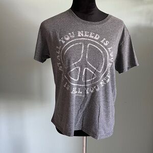 Jerry Leigh “All You Need Is Love” Gray Peace Sign Cropped T-shirt L